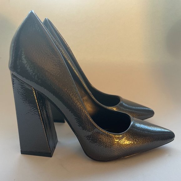 Missguided Dark Grey Modern Pumps Chunky Heel NWOT Sz 6 - Picture 3 of 12